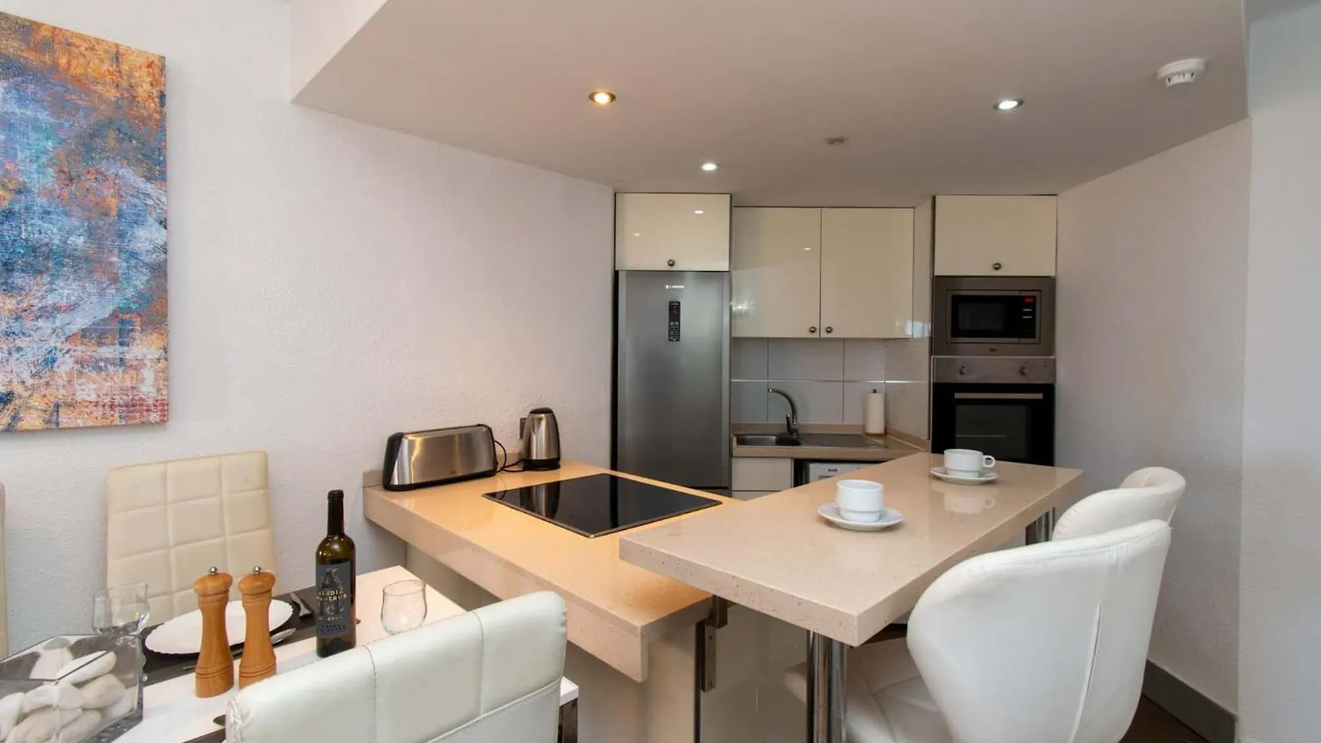 شقة Santa Maria 105 - Two Bed With Sea Views أذيخي 0*,  إسبانيا