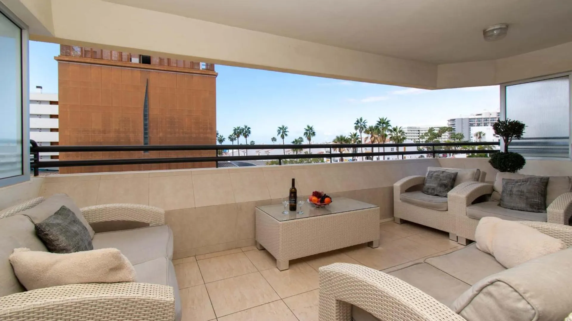 Santa Maria 105 - Two Bed With Sea Views Lejlighed Costa Adeje  Spanien